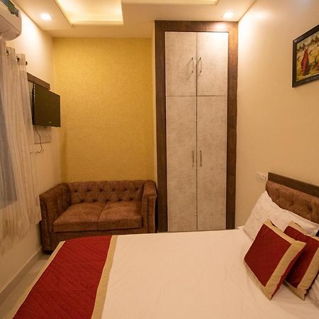 Hotel Aayat Palace Джайпур Екстериор снимка