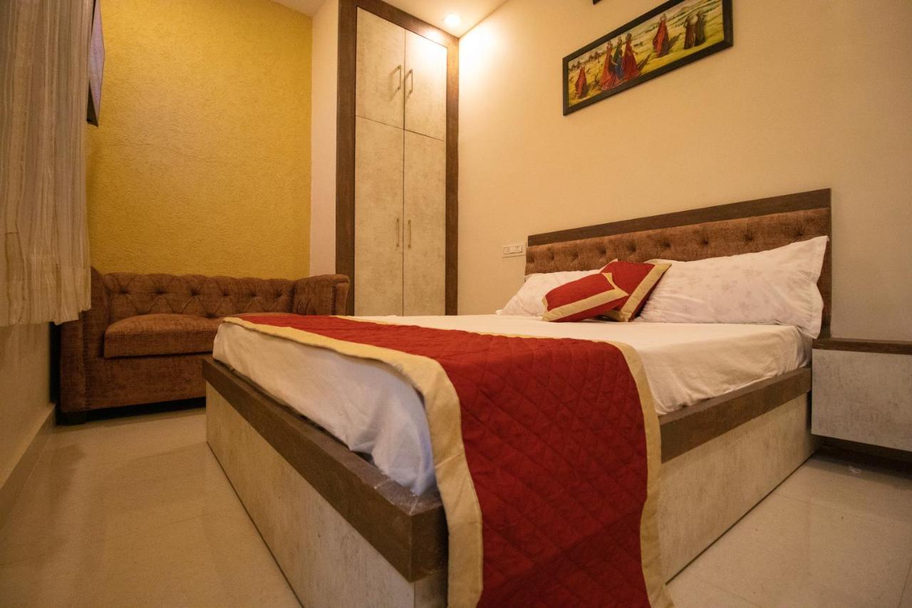 Hotel Aayat Palace Джайпур Екстериор снимка