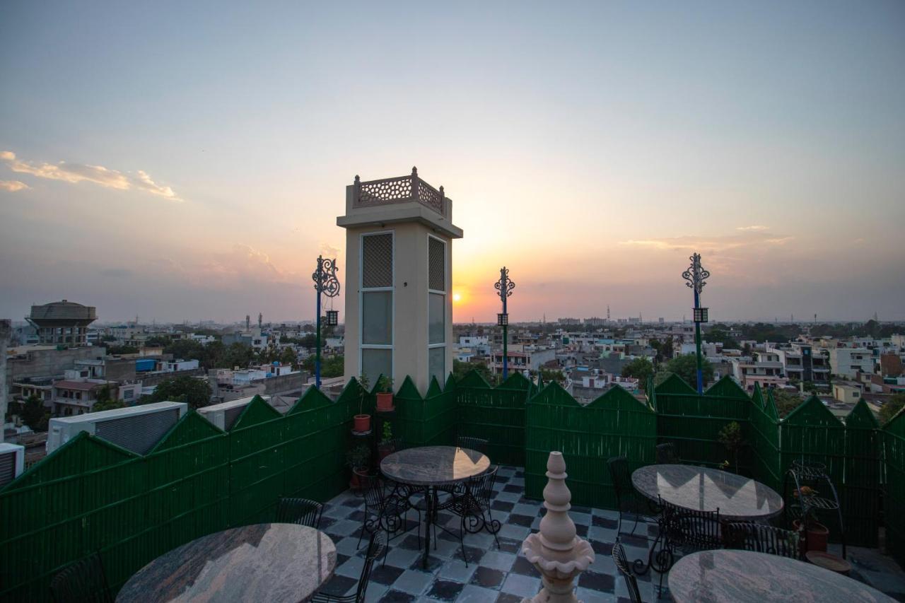 Hotel Aayat Palace Джайпур Екстериор снимка