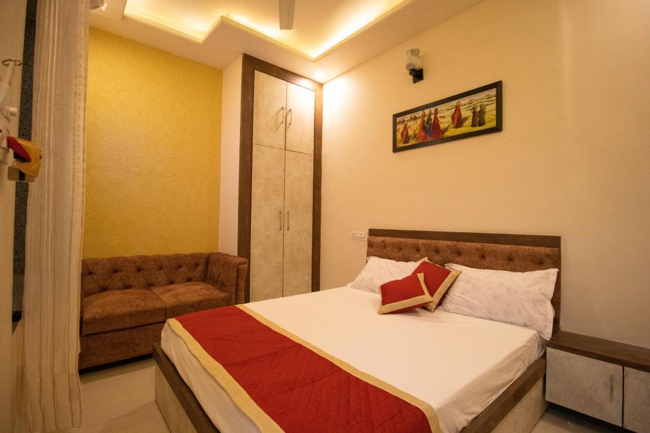 Hotel Aayat Palace Джайпур Екстериор снимка